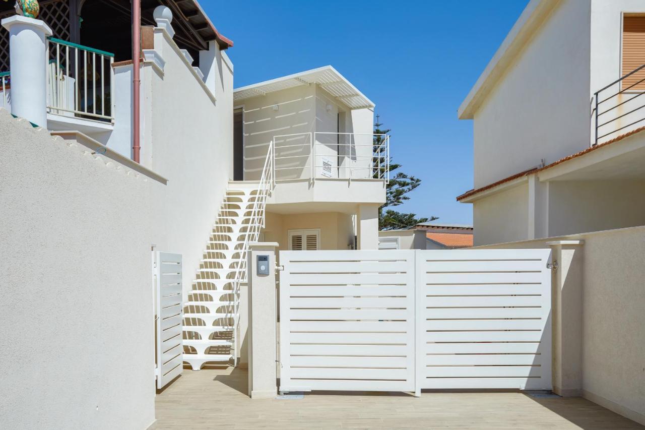 House On The Beach - Isulatravel إيسبيكا المظهر الخارجي الصورة