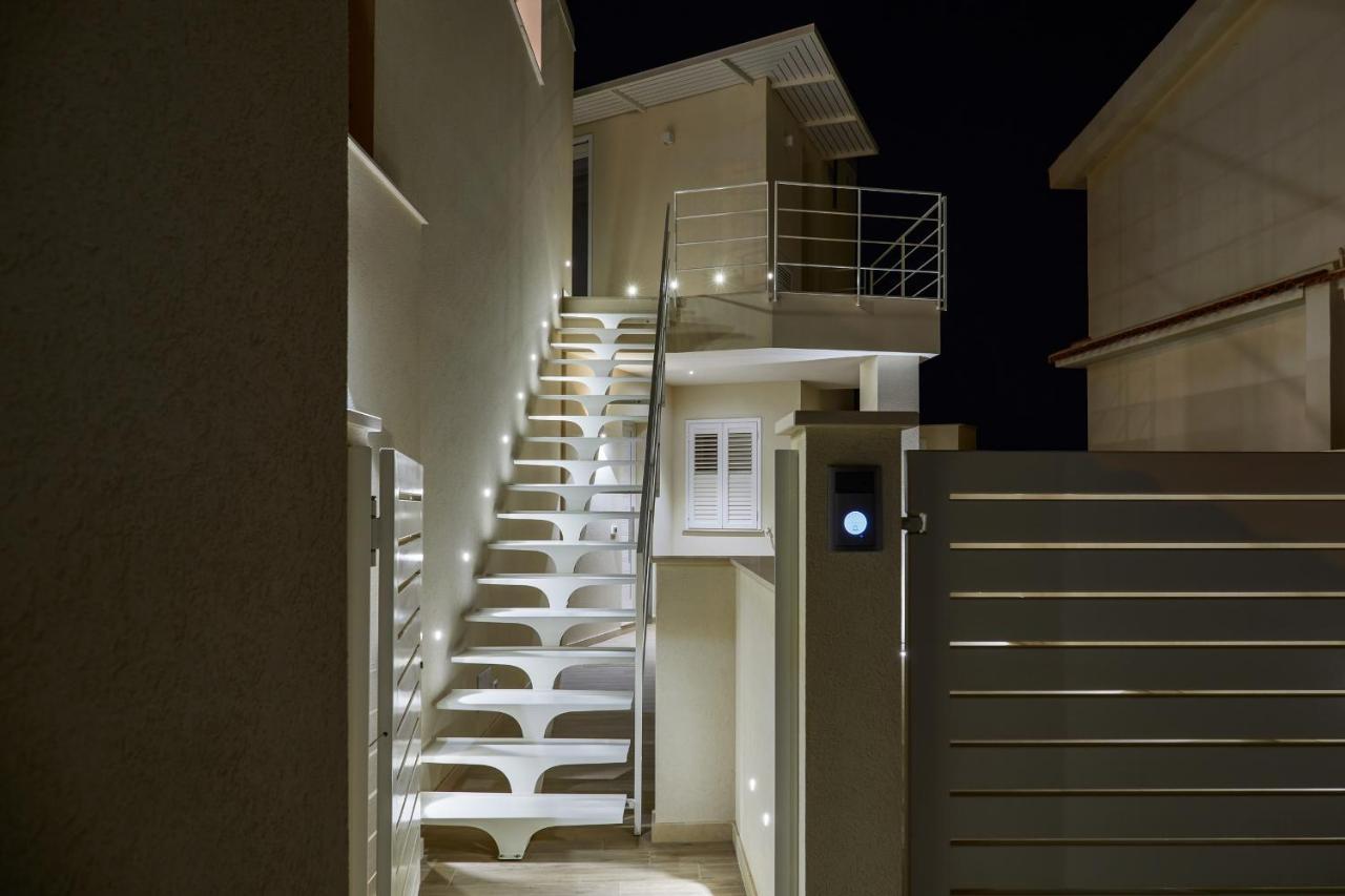 House On The Beach - Isulatravel إيسبيكا المظهر الخارجي الصورة